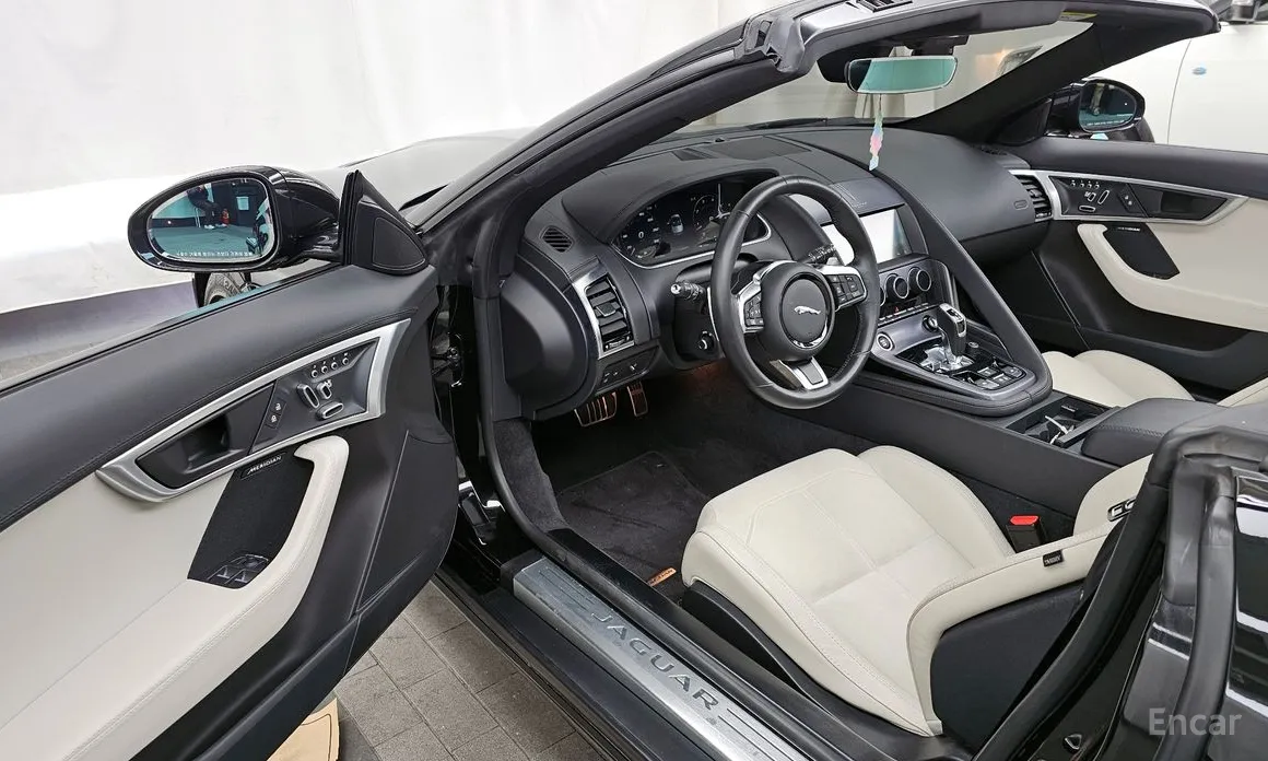 Jaguar F-Type 2013 P300 Convertible