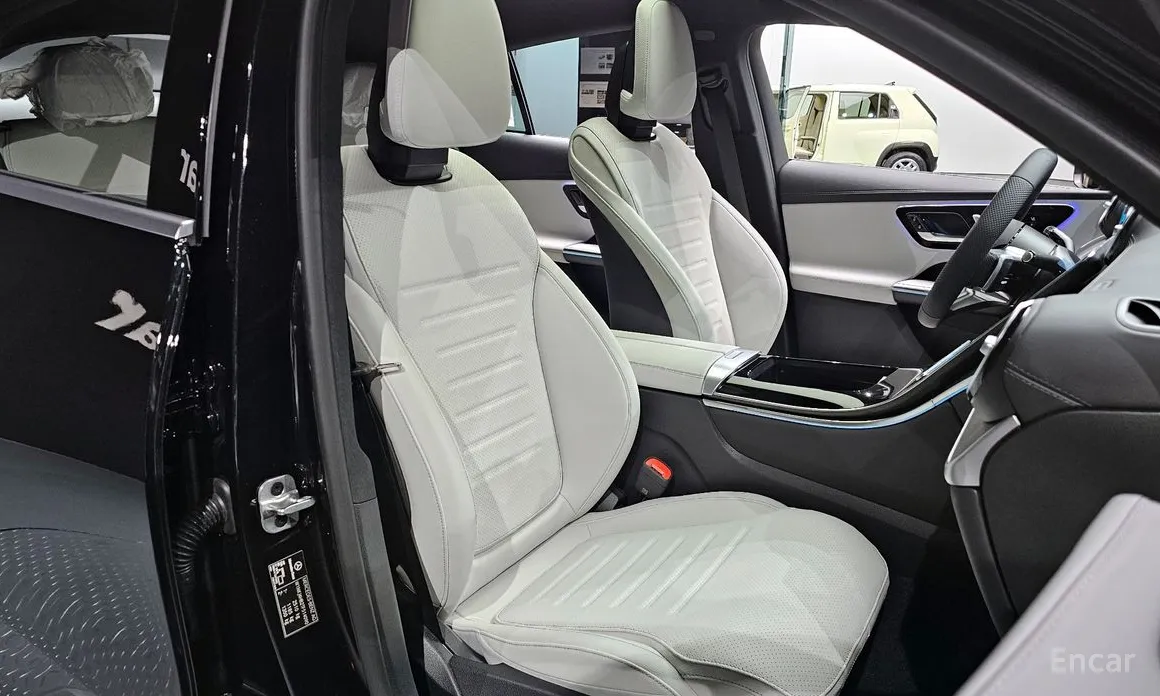 Mercedes-Benz GLC-Class 2023 GLC300 4MATIC Coupe