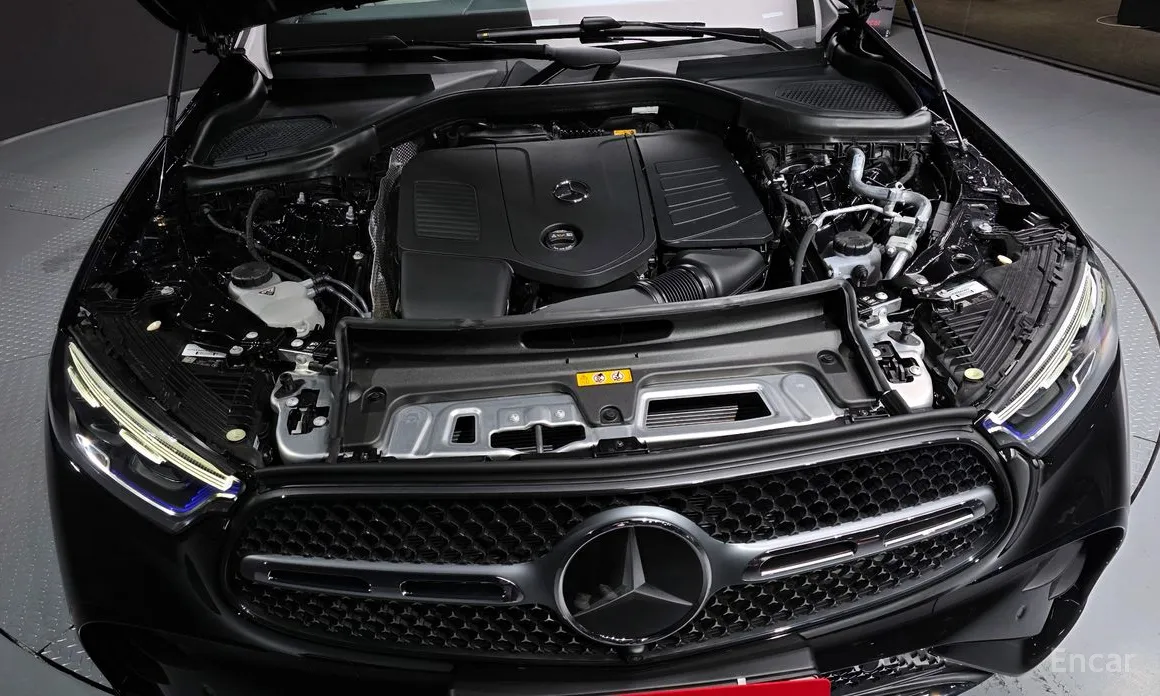 Mercedes-Benz GLC-Class 2023 GLC300 4MATIC Coupe