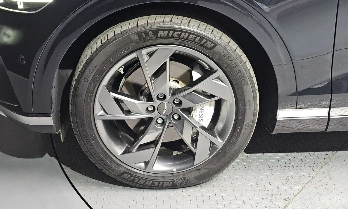 Genesis GV70 2022 e-AWD