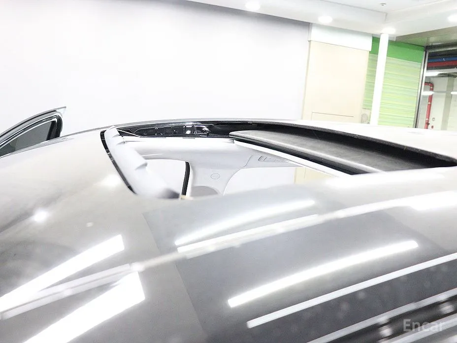 Hyundai Staria 2021 4WD Lounge 9-Seater