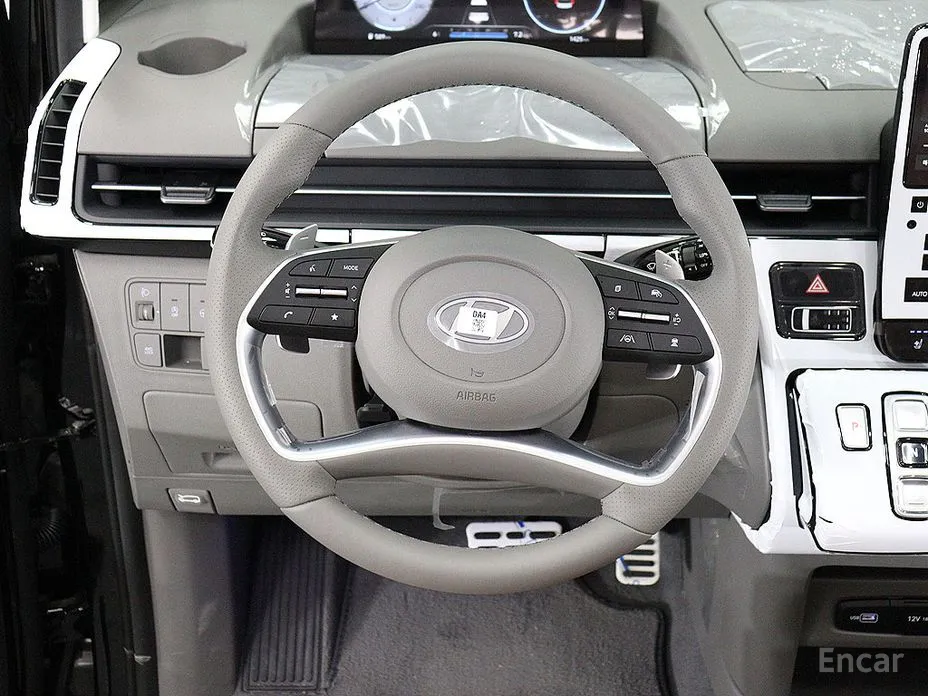 Hyundai Staria 2021 4WD Lounge 9-Seater