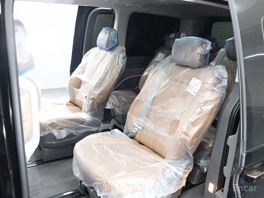 Hyundai Staria 2021 4WD Lounge 9-Seater