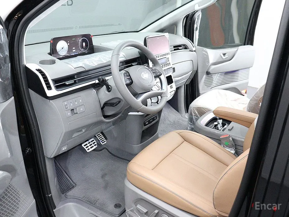 Hyundai Staria 2021 4WD Lounge 9-Seater