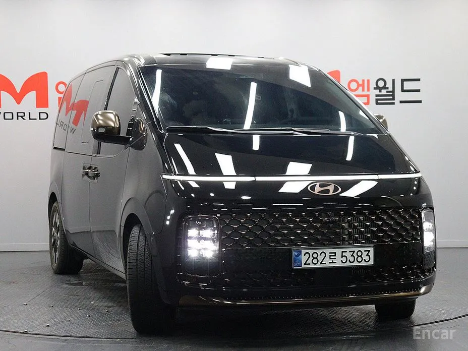 Hyundai Staria 2021 4WD Lounge 9-Seater