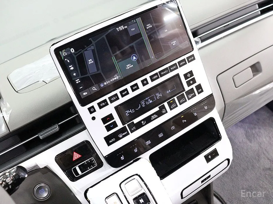 Hyundai Staria 2021 4WD Lounge 9-Seater