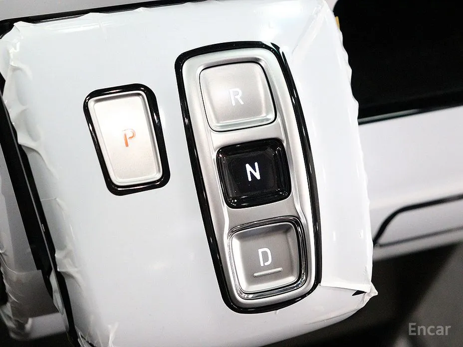 Hyundai Staria 2021 4WD Lounge 9-Seater