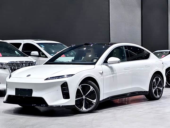 2025 Nio ET5