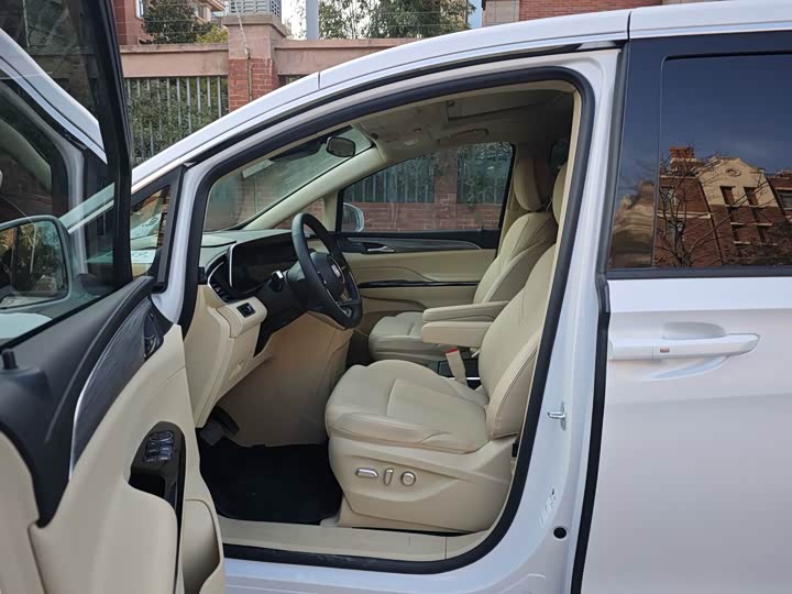 Buick GL8 Hybrid 2025 2025款 陆尚 先享版 7座