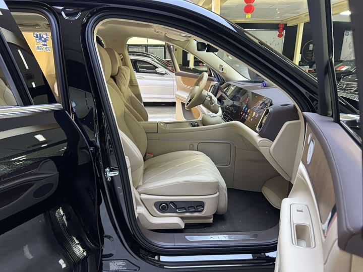 Aito M9 2025 2025款 增程 Ultra版 52kWh 6座版