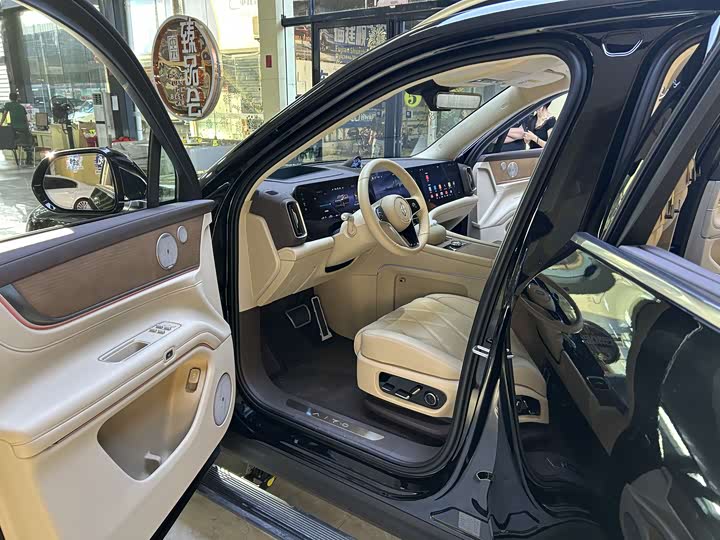Aito M9 2025 2025款 增程 Ultra版 52kWh 6座版
