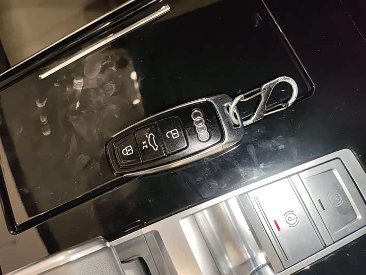 Audi A8 2025 2025款 A8L 45 TFSI quattro 豪华型