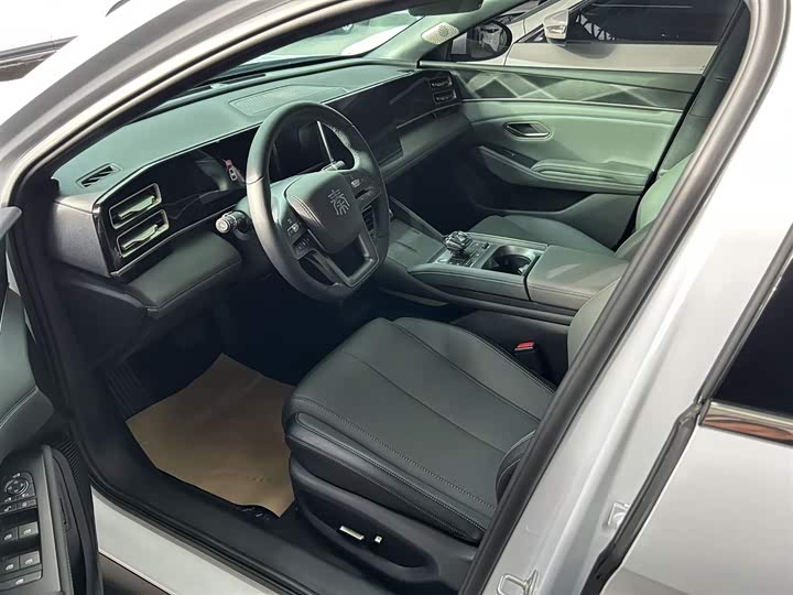 BYD Qin L 2025 2025款 DM-i 智驾版 120KM超越型