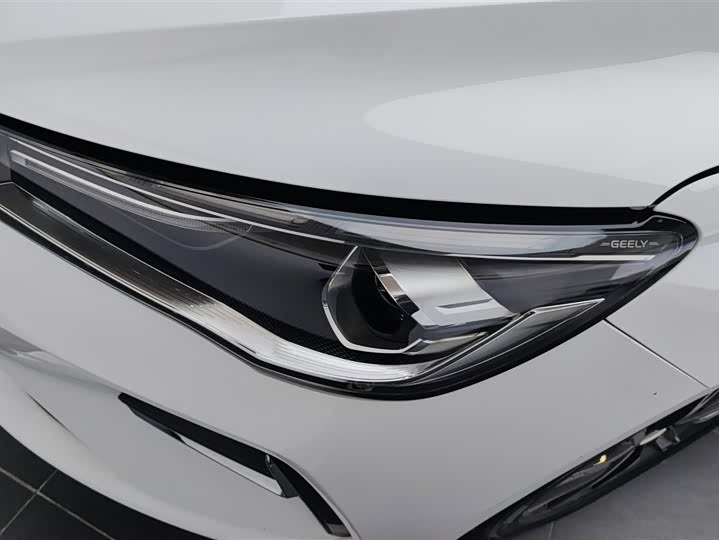 Geely Emgrand 2025 2025款 第4代 1.5L CVT旗舰型