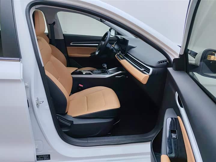 Geely Emgrand 2025 2025款 第4代 1.5L CVT旗舰型