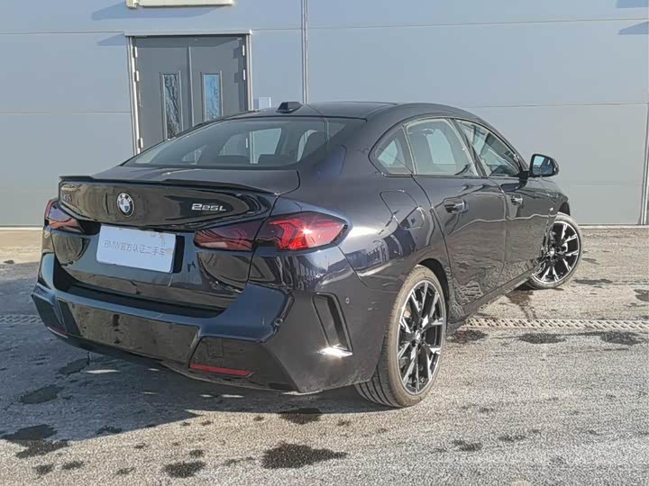 BMW 2 Series 2025 2025款 225L M运动曜夜套装