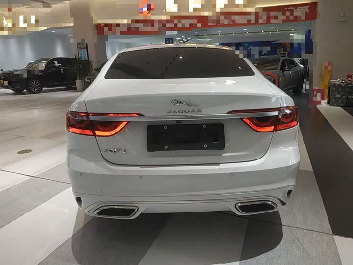 Jaguar XF L 2024 2024款 2.0T P250 两驱尊享豪华版