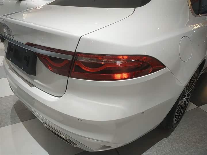 Jaguar XF L 2024 2024款 2.0T P250 两驱尊享豪华版