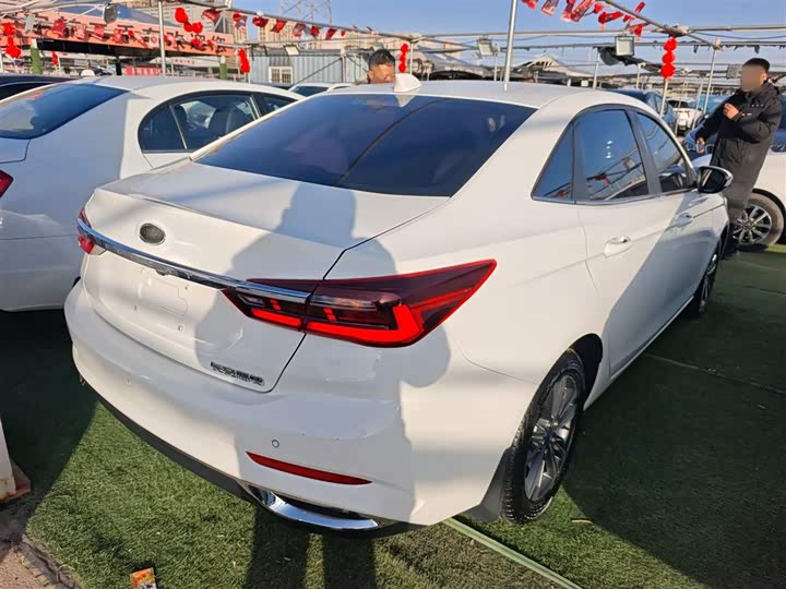 Ford Escort 2021 2021款 1.5L 自动钻石版