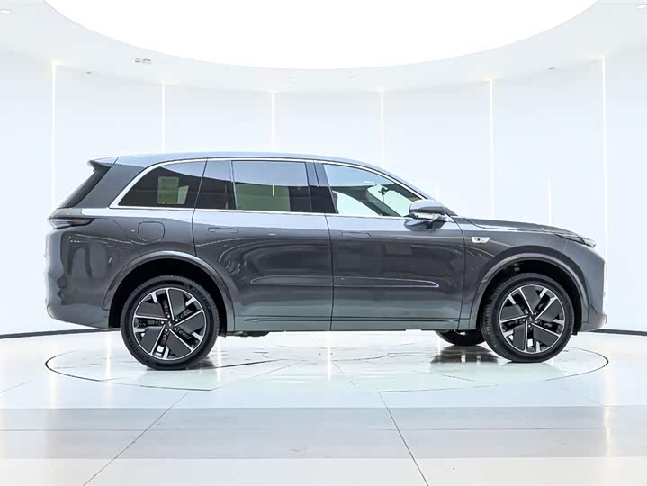 LiXiang L8 2025 2025款 Ultra 智能焕新版