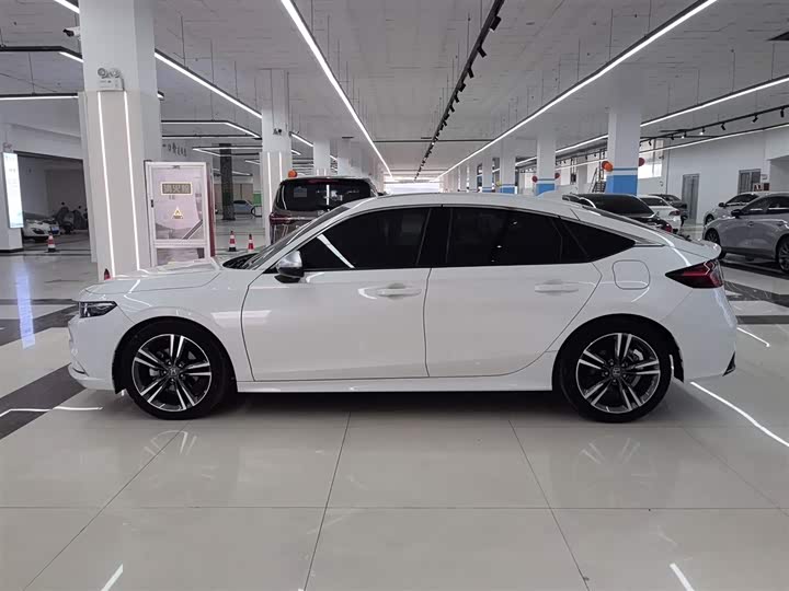 Honda Integra 2023 2023款 HATCHBACK 2.0L e:HEV 锐·豪华版