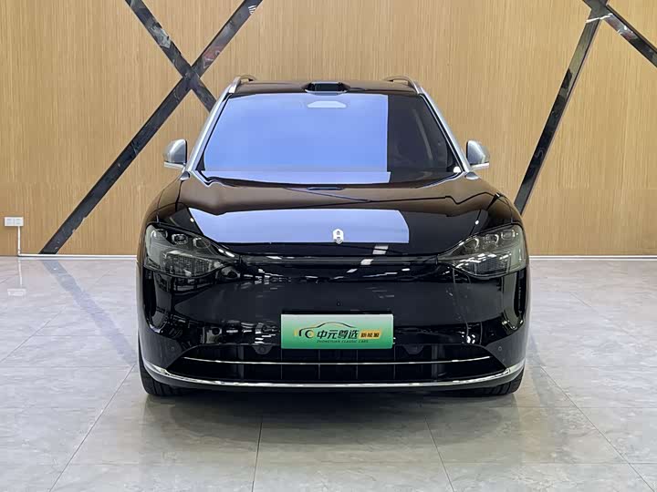 Aito M9 2025 2025款 增程 Ultra版 52kWh 6座版