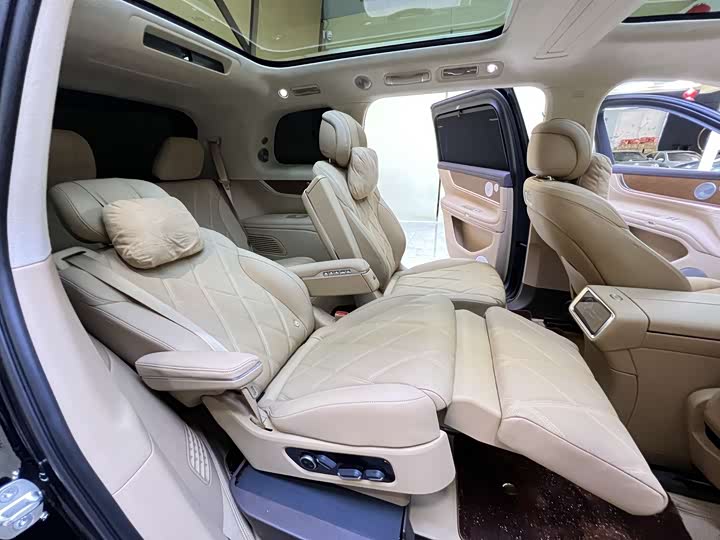 Aito M9 2025 2025款 增程 Ultra版 52kWh 6座版