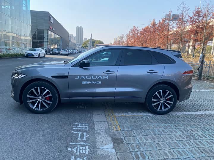 Jaguar F-Pace 2024 2024款 P250 R-Dynamic SE