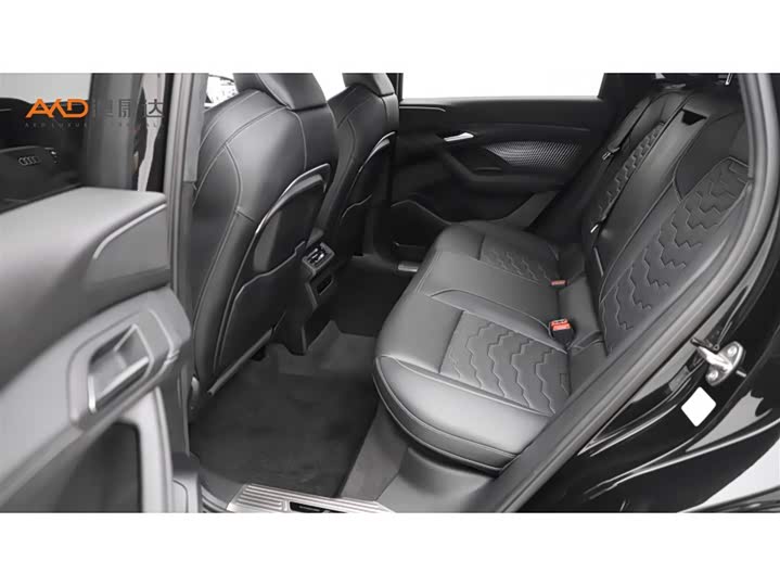 Audi Q6L e-tron 2026 2026款 首发领航版