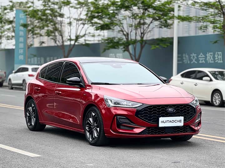 Ford Focus 2022 2022款 两厢 EcoBoost 180 自动ST Line
