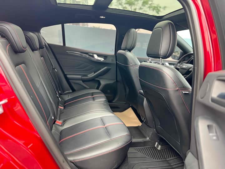 Ford Focus 2022 2022款 两厢 EcoBoost 180 自动ST Line