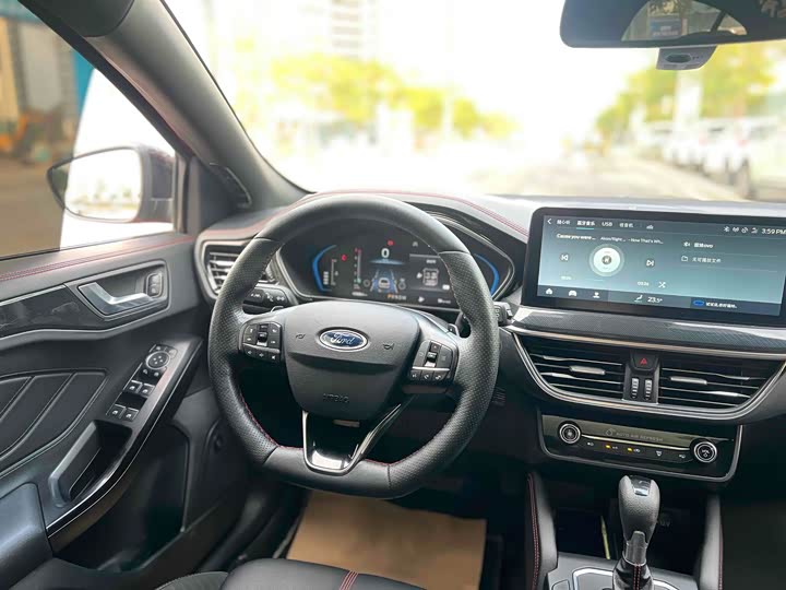 Ford Focus 2022 2022款 两厢 EcoBoost 180 自动ST Line