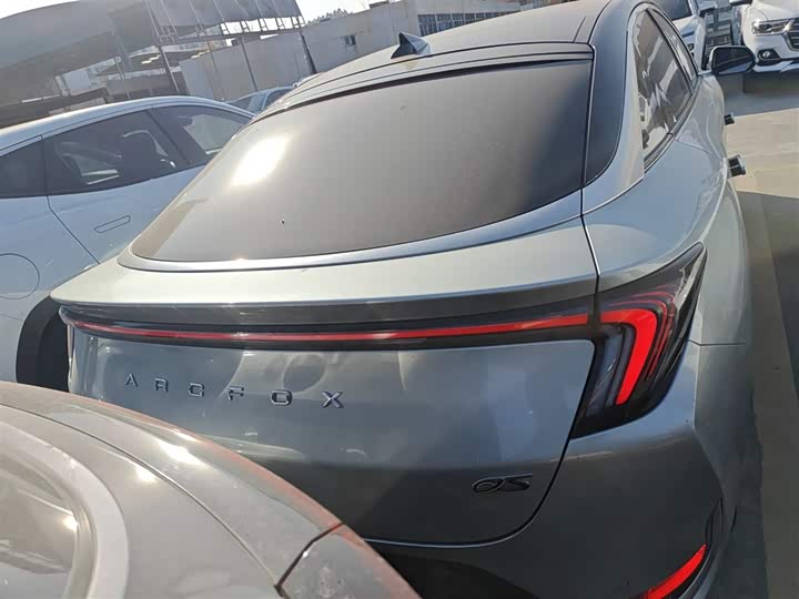 BAIC Arcfox Alpha S 2022 2022款 525S 175kW