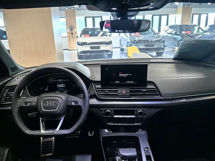Audi Q5L 2025 2025款 45周年典藏版 45 TFSI 豪华动感型