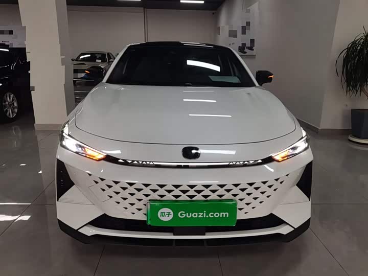 Changan UNI-V Hybrid 2024 2024款 蓝鲸智电iDD 136km 智尊型