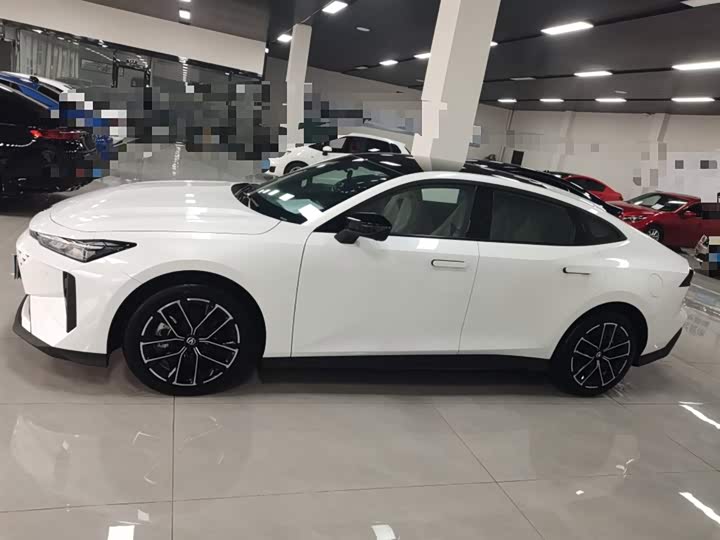 Changan UNI-V Hybrid 2024 2024款 蓝鲸智电iDD 136km 智尊型