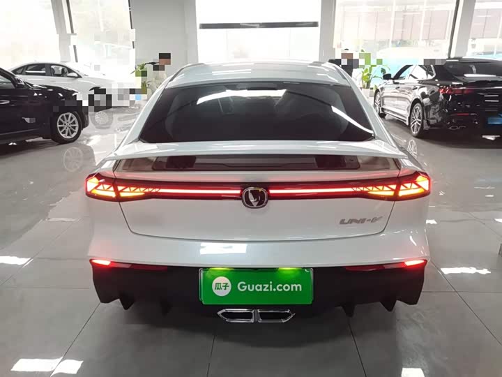 Changan UNI-V Hybrid 2024 2024款 蓝鲸智电iDD 136km 智尊型