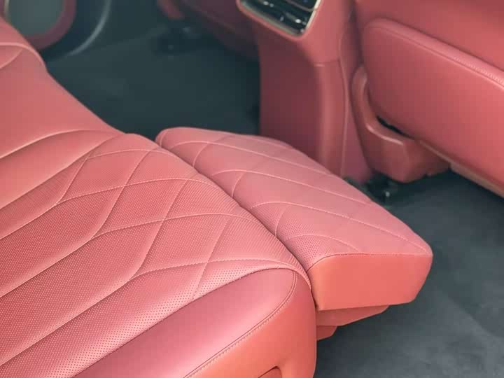 Aito M8 2025 2025款 增程 Max+版 53.4kWh 5座版