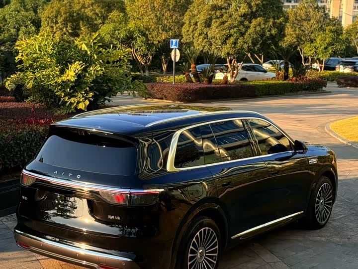 Aito M8 2025 2025款 增程 Max+版 53.4kWh 5座版