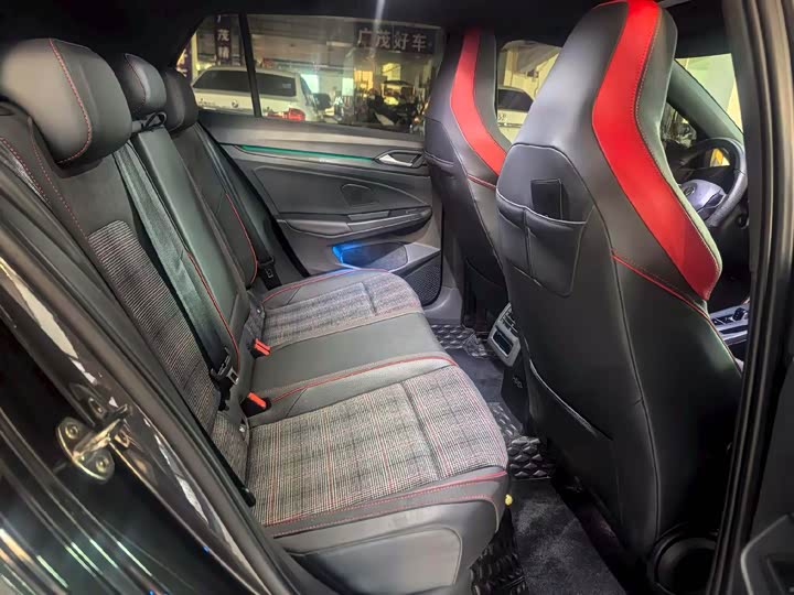 Volkswagen Golf GTI 2023 2023款 380TSI DSG GTI