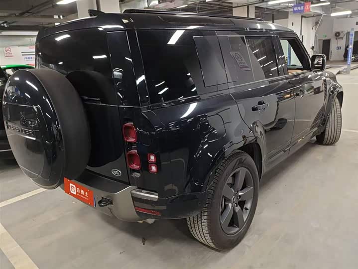 Land Rover Defender 2025 2025款 110 3.0T P400 X-Dynamic HSE