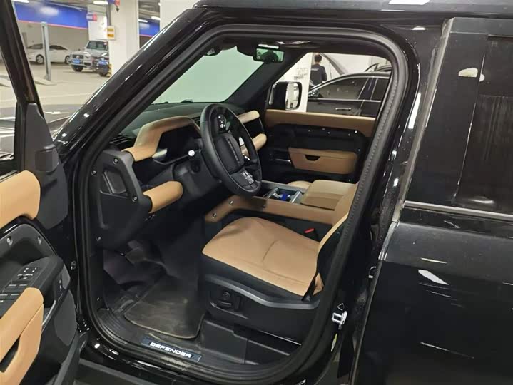Land Rover Defender 2025 2025款 110 3.0T P400 X-Dynamic HSE