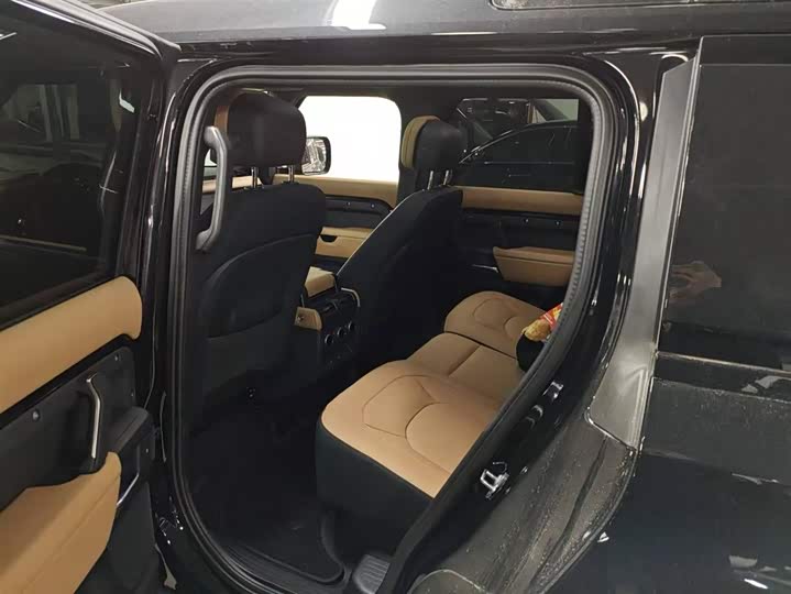 Land Rover Defender 2025 2025款 110 3.0T P400 X-Dynamic HSE