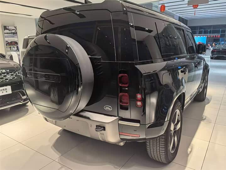 Land Rover Defender 2025 2025款 110 3.0T P400 X-Dynamic HSE