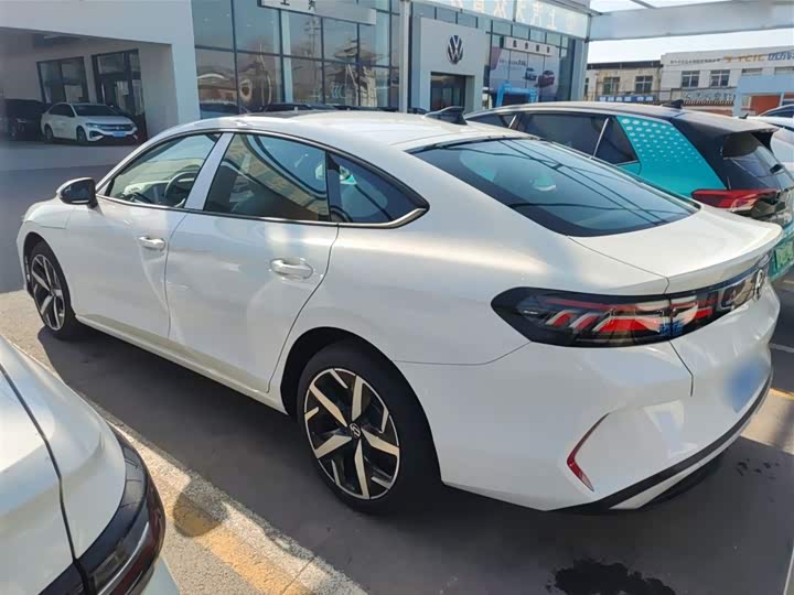 Volkswagen Lamando L 2026 2026款 凌渡L 300TSI 凌风版