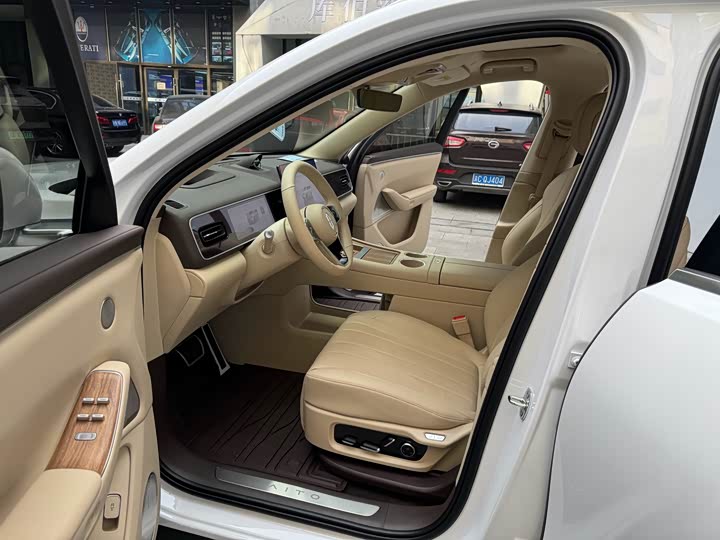 Aito M7 2026 2026款 增程 Max四驱版 5座