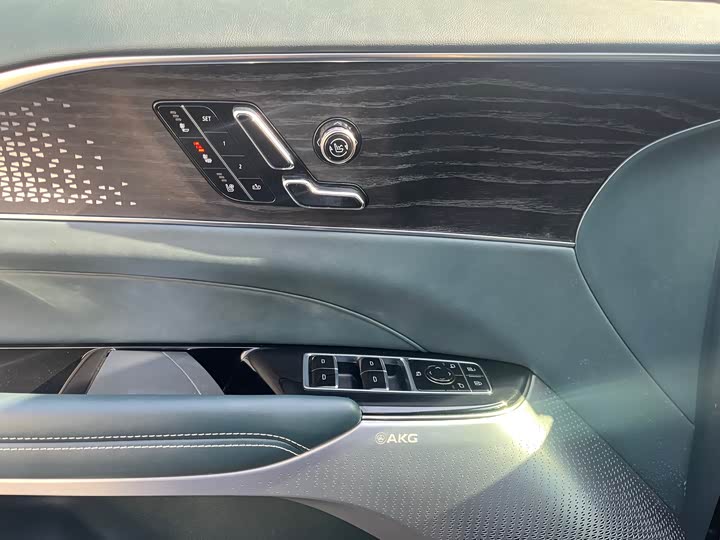 Cadillac Lyriq 2022 2022款 后驱长续航尊贵版