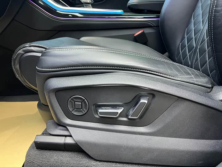 Audi Q8 2023 2023款 55 TFSI 臻选动感型