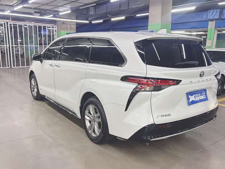 Toyota Sienna 2024 2024款 2.5L混动 四驱尊贵版