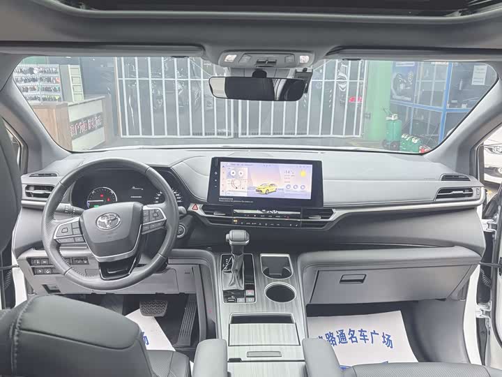 Toyota Sienna 2024 2024款 2.5L混动 四驱尊贵版